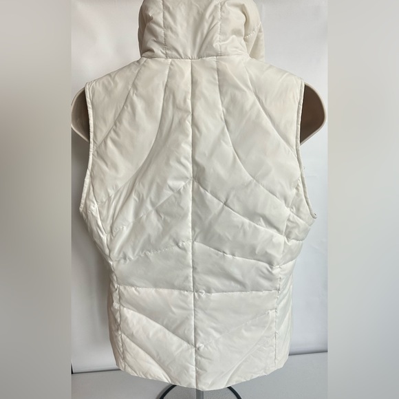 Woman's Kenneth Cole Reaction Down/Feather
Body warmer. Puffer Vest Ivory Sz M - Picture 2 of 13